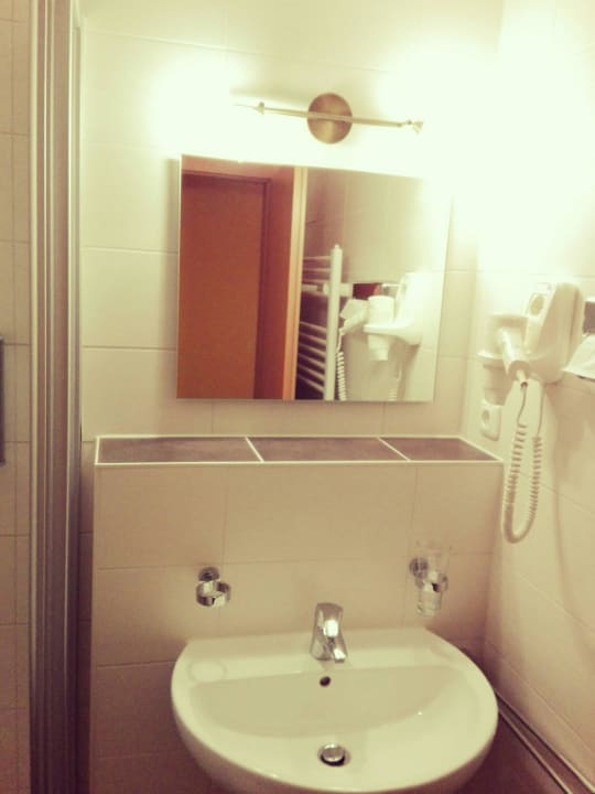 Badezimmer Erdgeschoss renoviert 2016 Hotel Alttolkewitzer Hof