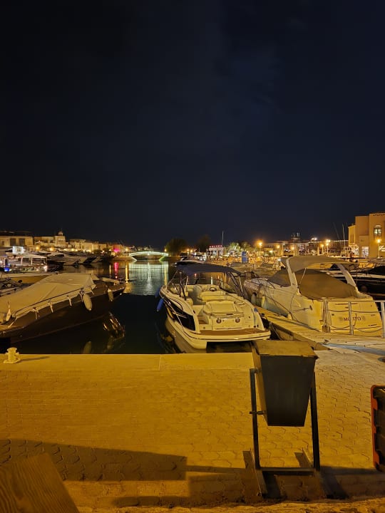 Außenansicht Captain's Inn Hotel