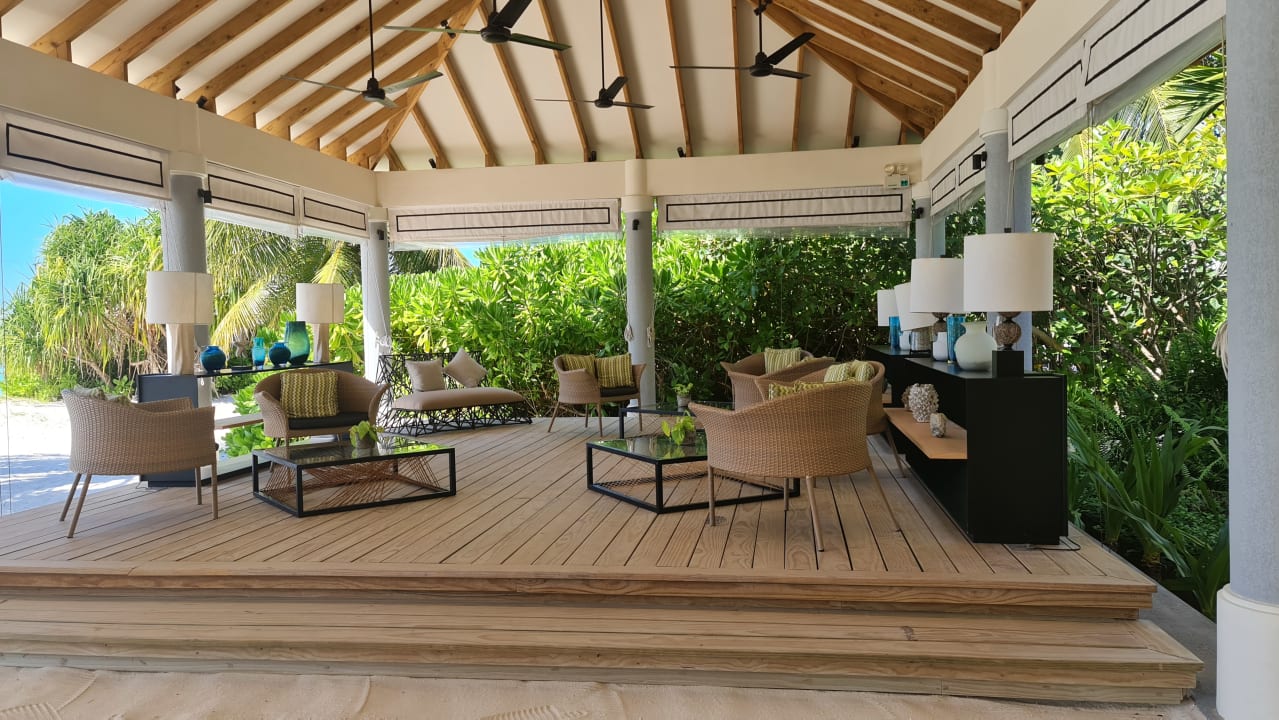 Lobby NH Collection Maldives Havodda Resort