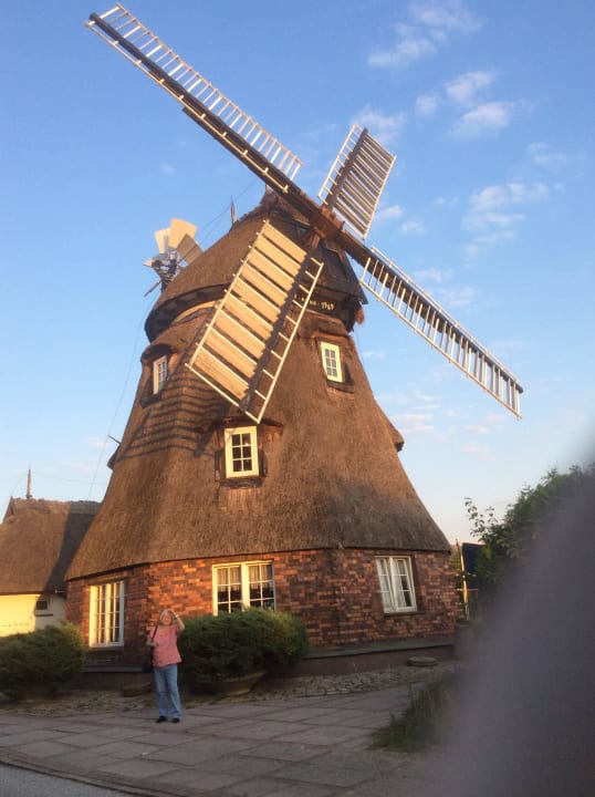 Alte Mühle mit Restaurant  Hotel Mecklenburger Mühle