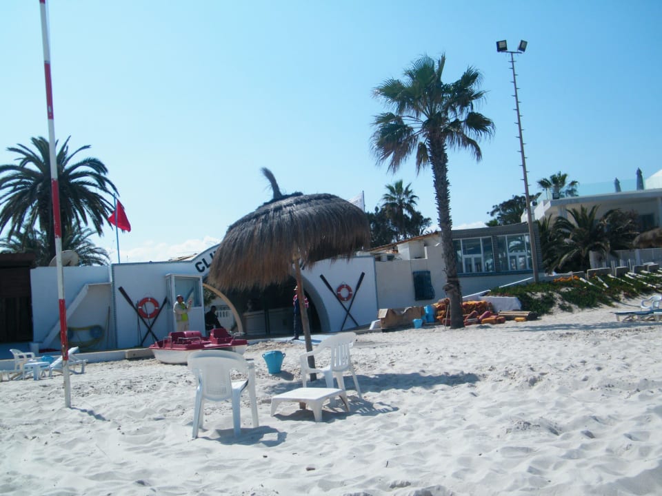 Strand  mit Bar ( Nicht eöffnet  El Mouradi Club Kantaoui