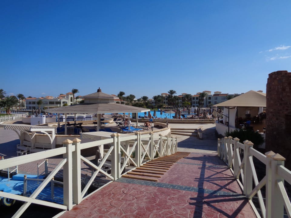 Brücke zum beheiztem Pool Pickalbatros Dana Beach Resort - Hurghada