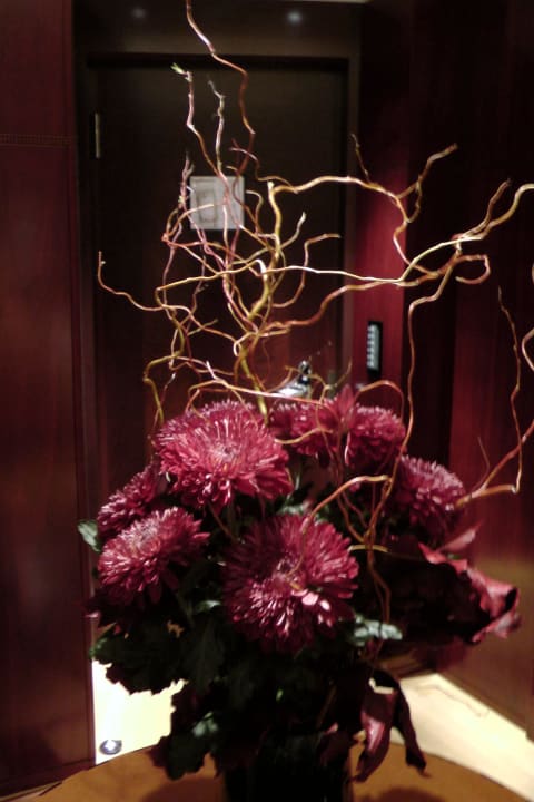 Blumenstrauß im Eingangsbereich Hotel Adlon Kempinski Berlin
