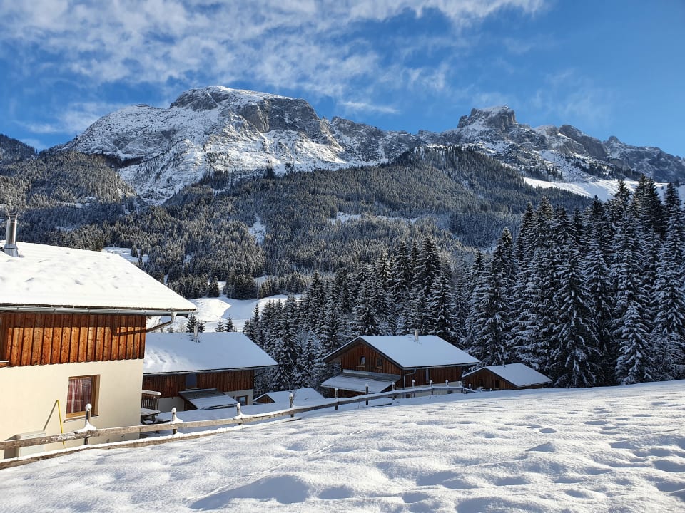 Ausblick Alpendorf Dachstein West by ALPS RESORTS