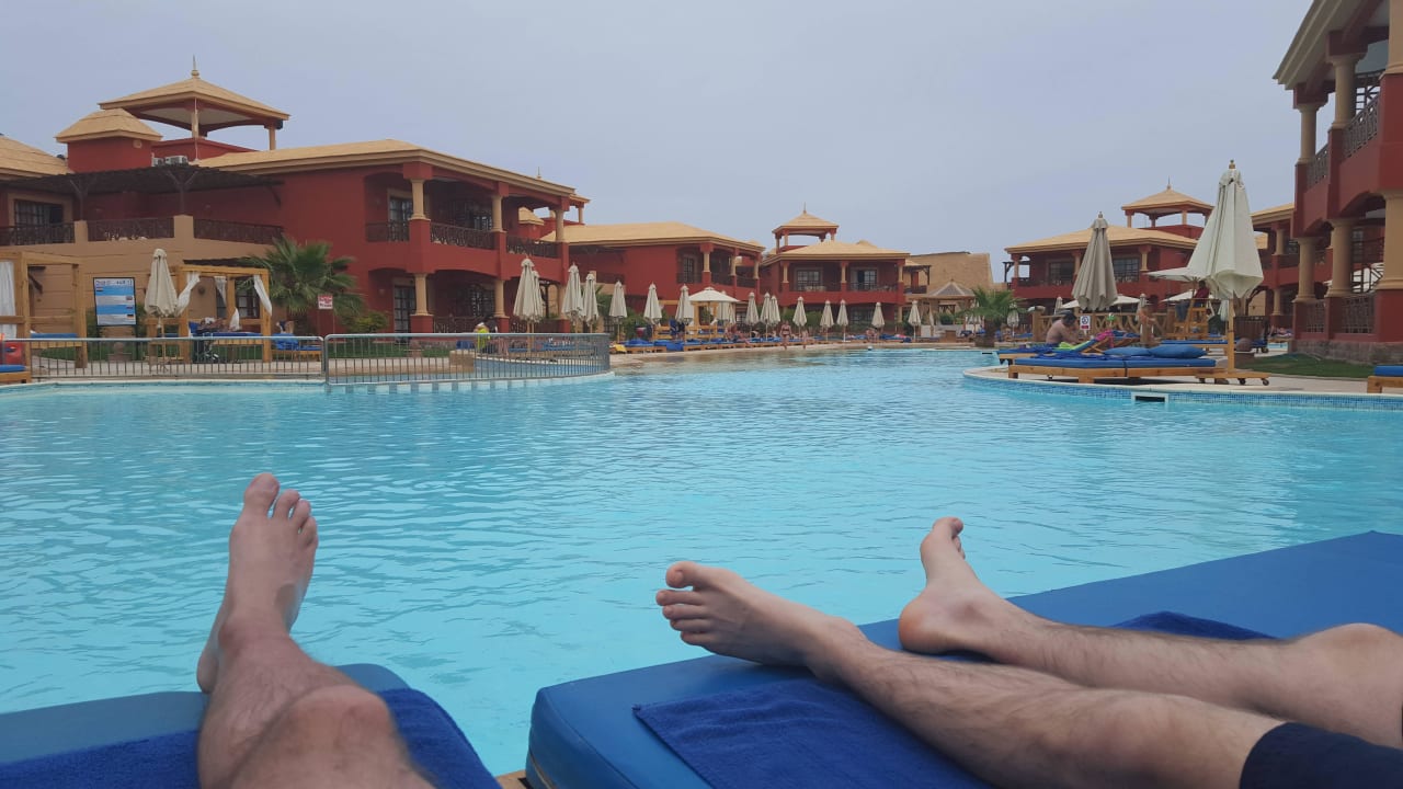Viele Pools, zum Teil beheizt Pickalbatros Alf Leila Wa Leila Resort - Neverland Hurghada