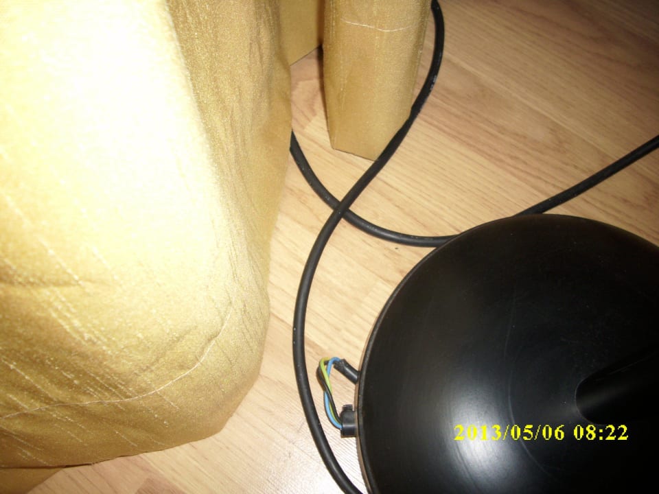 Offenes Kabel von Stehlampe Zafiro Bahia