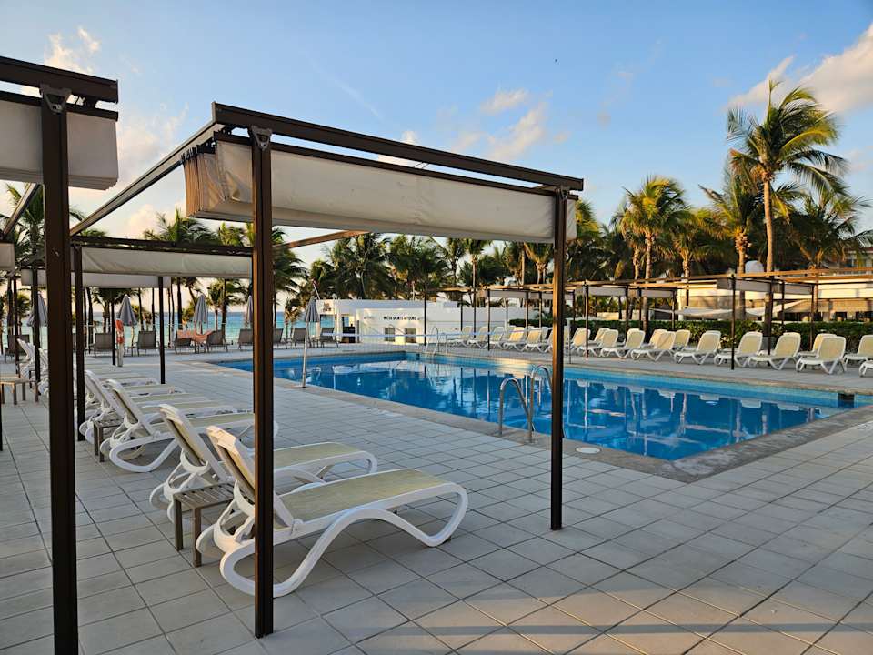 Pool Hotel Riu Palace Riviera Maya