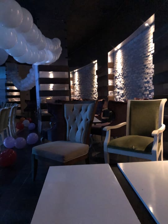 Gastro Well Palace Side