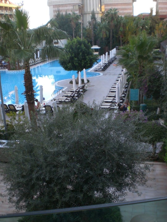 Uitzicht op het zwembad Port Side Resort Hotel