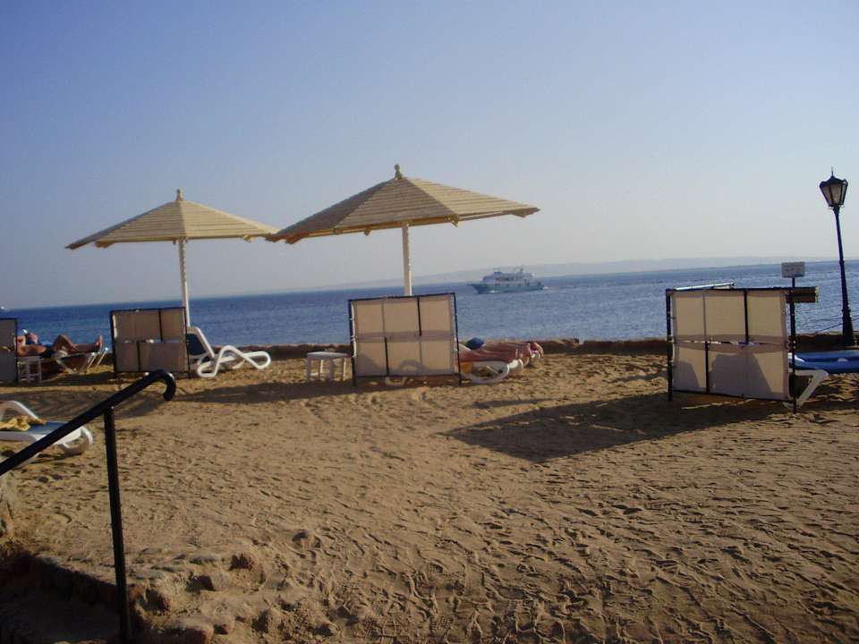 Sehr schöner Strand SUNRISE Holidays Resort (Adults Only)