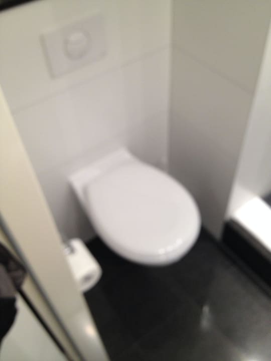 Bad Motel One Köln-Mediapark