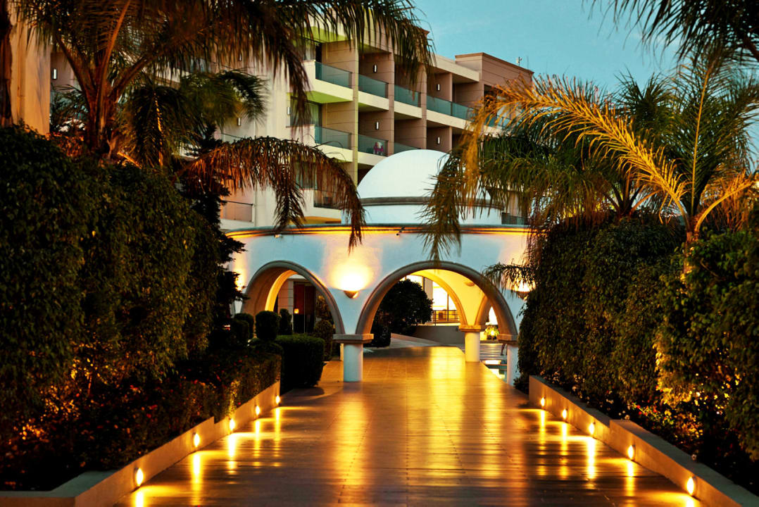 Außenansicht The Ixian Grand & All Suites
