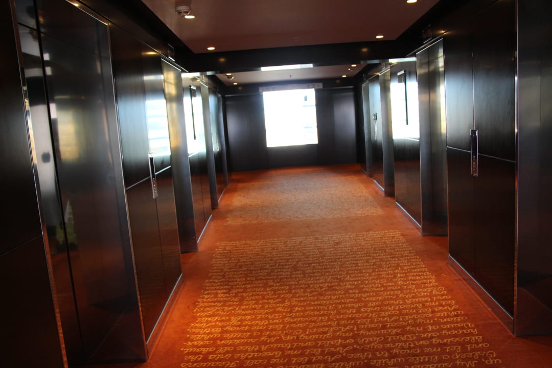 Lift Park Plaza Westminster Bridge London