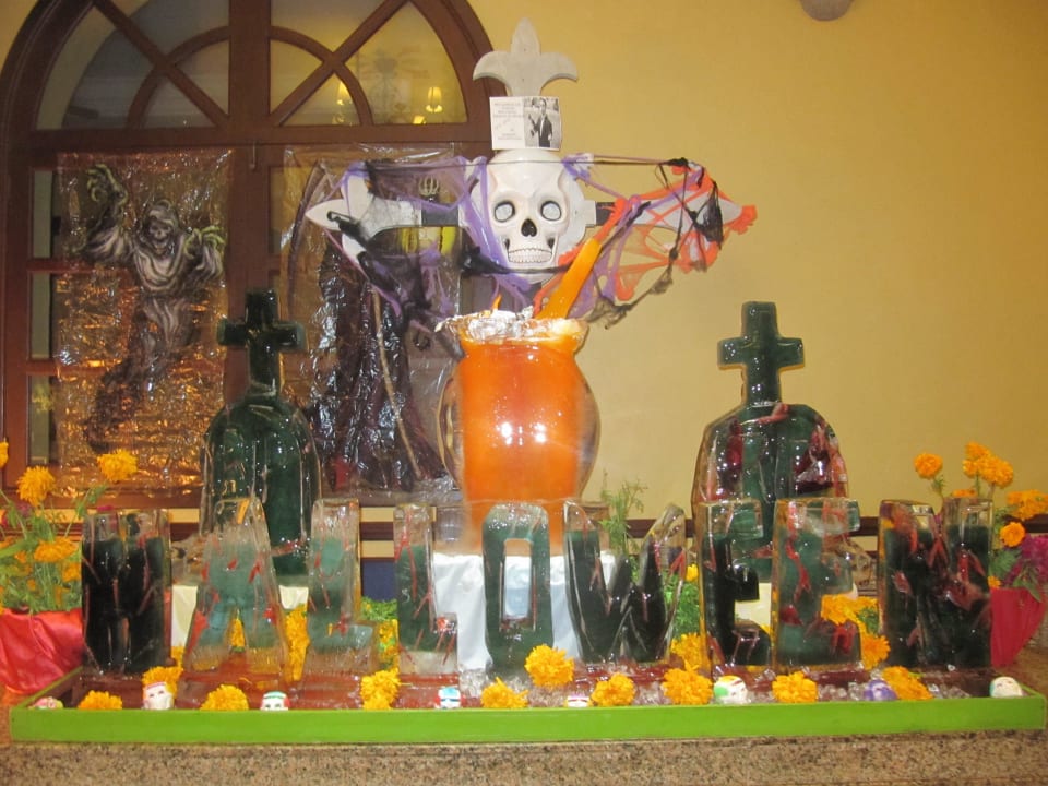 Halloween aus Eis Hotel Riu Tequila