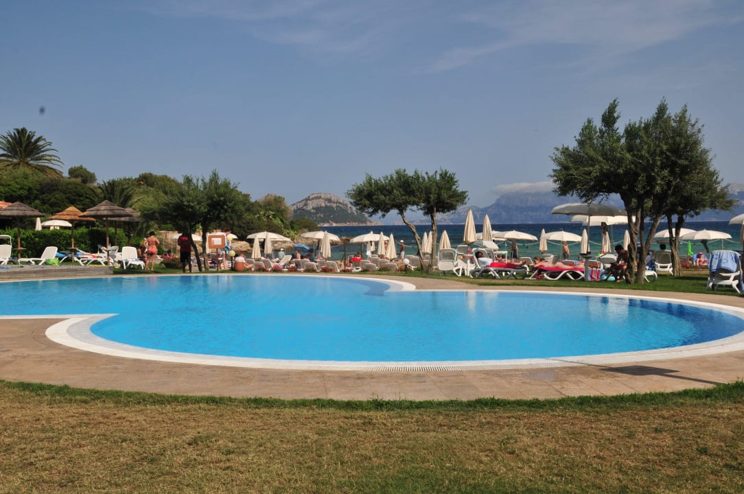 Garten/Pool Hotel Resort & Spa Baia Caddinas