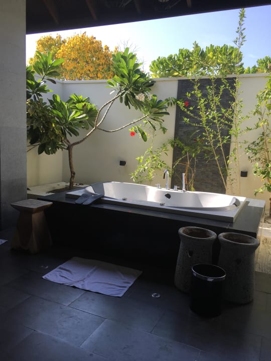 Unser Badezimmer Atmosphere Kanifushi Maldives