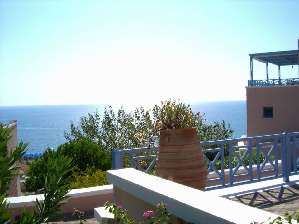 Blick vom oberen Pool aufs Meer Mitsis Rodos Village