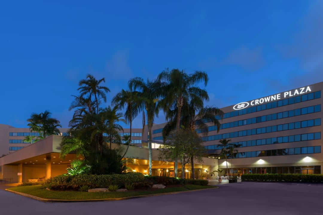 Außenansicht Crowne Plaza Miami International Airport