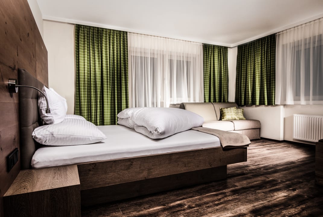 Zimmer Aktivhotel Tuxerhof KG