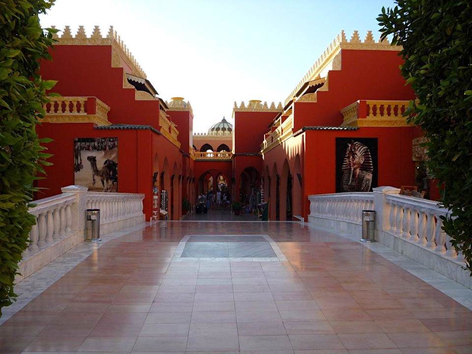 Eingang zur Anlage Pickalbatros Alf Leila Wa Leila Resort - Neverland Hurghada