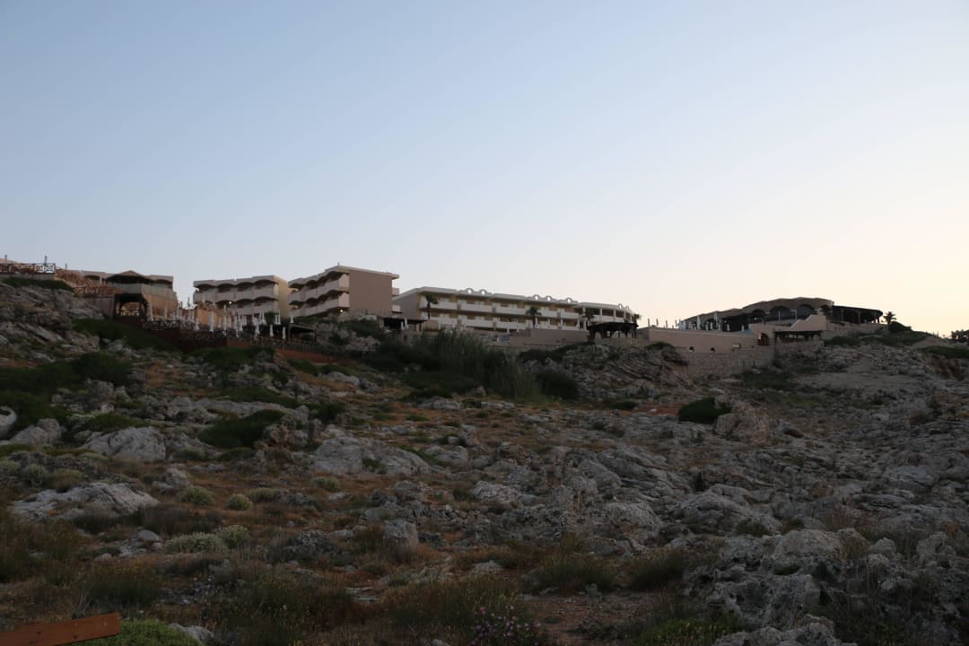 Vom Weg zum Strand aus Hotel Kalithea Horizon Royal