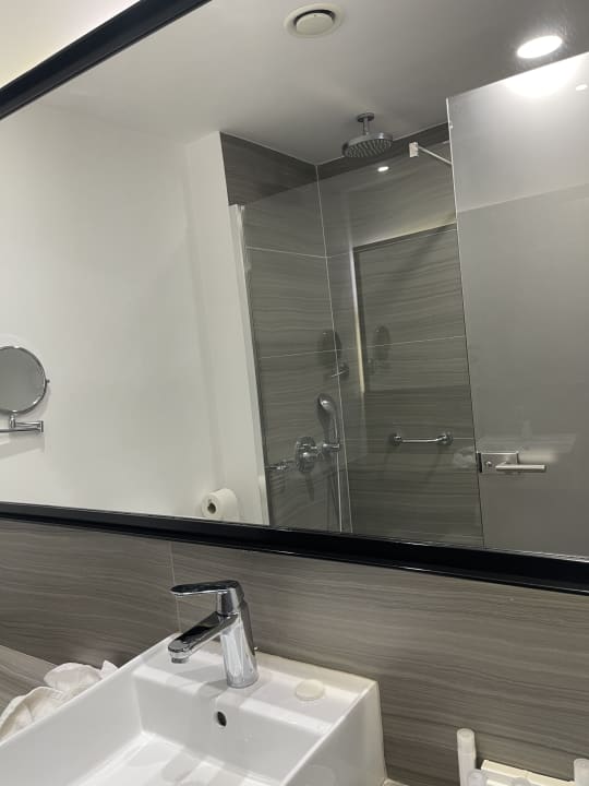 Zimmer Crystal Springs Beach Hotel