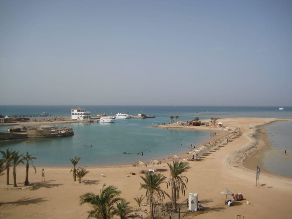 Bucht des Nachbarhotels JAZ Aquamarine Resort