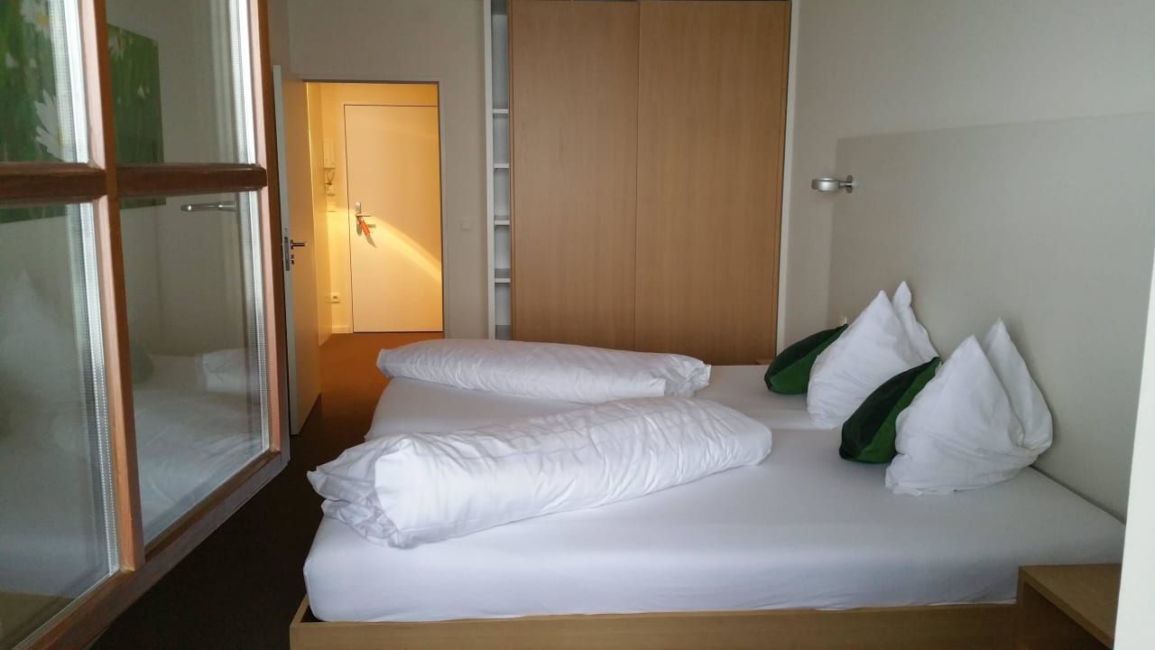 Blick ins Schlafzimmer  Alpenresidenz Buchenhöhe