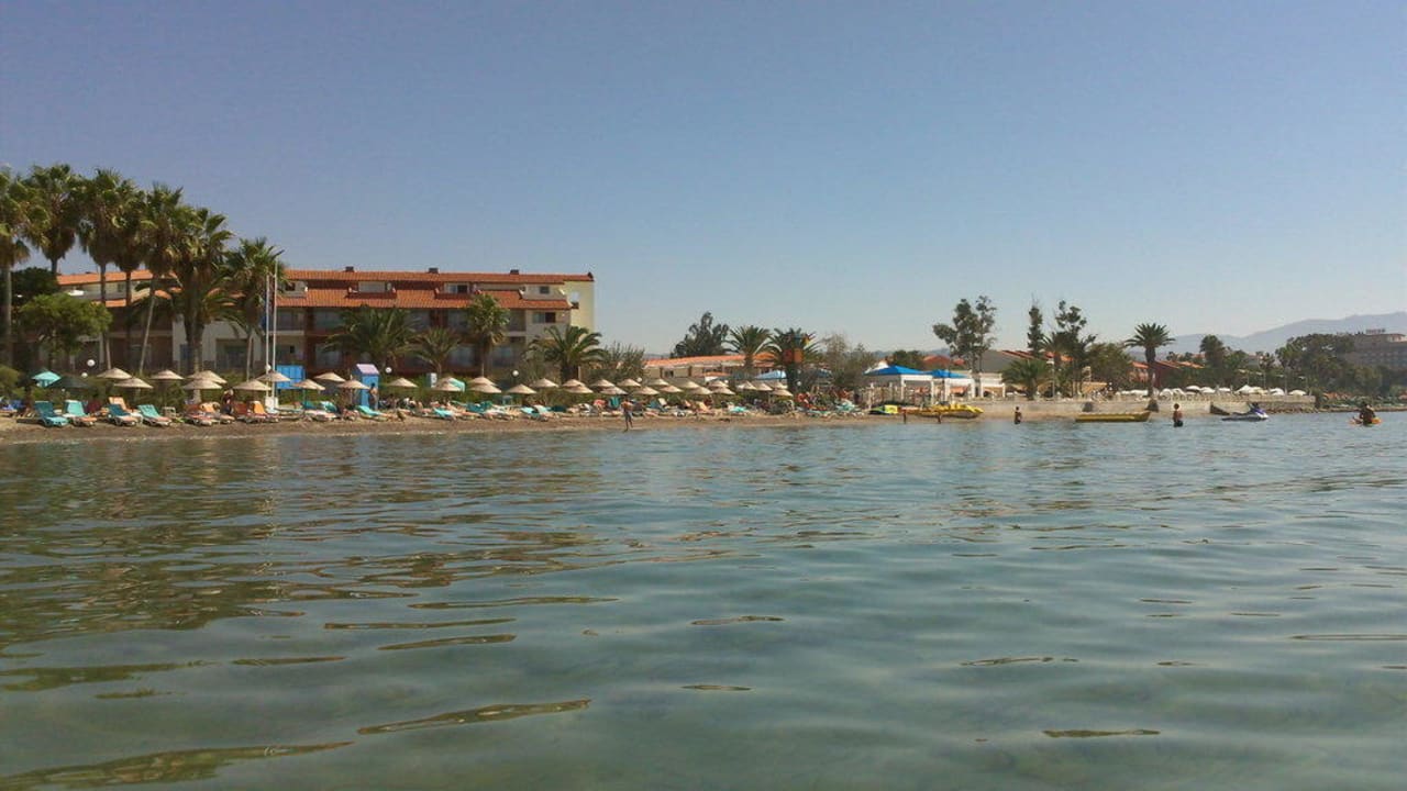 Zeezicht op hotel Ephesia Holiday Beach Club