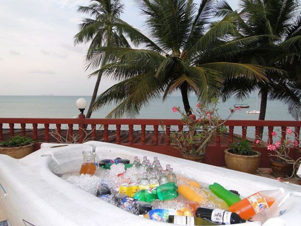Zur Kühltruhe umfunktioniertes Boot mit Meerblick Paradise Beach Resort, Samui
