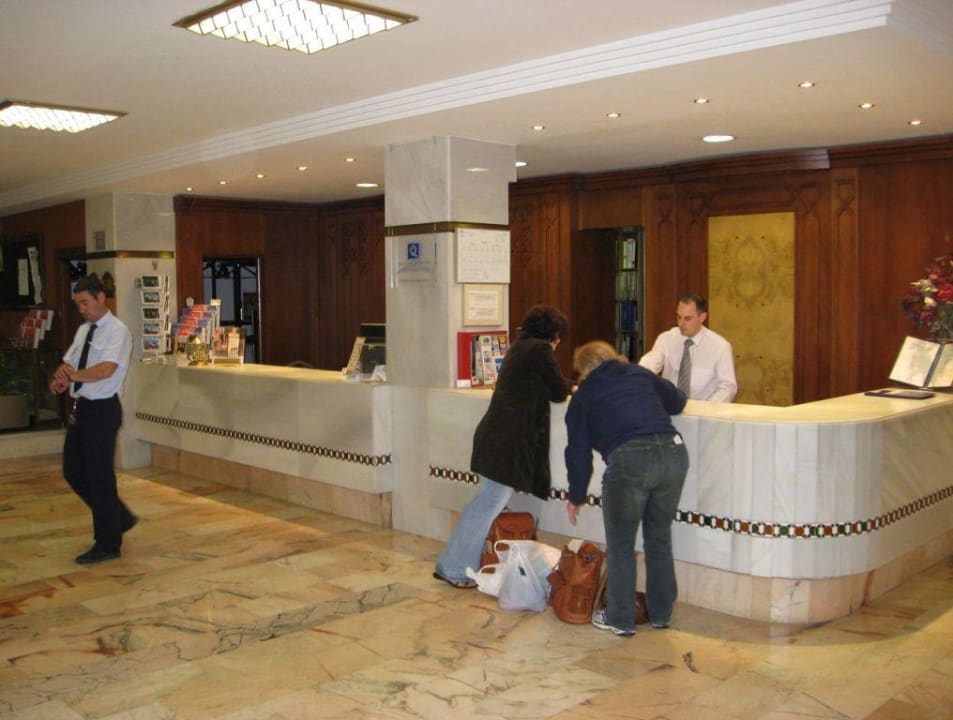 Rezeption Hotel Porcel Alixares