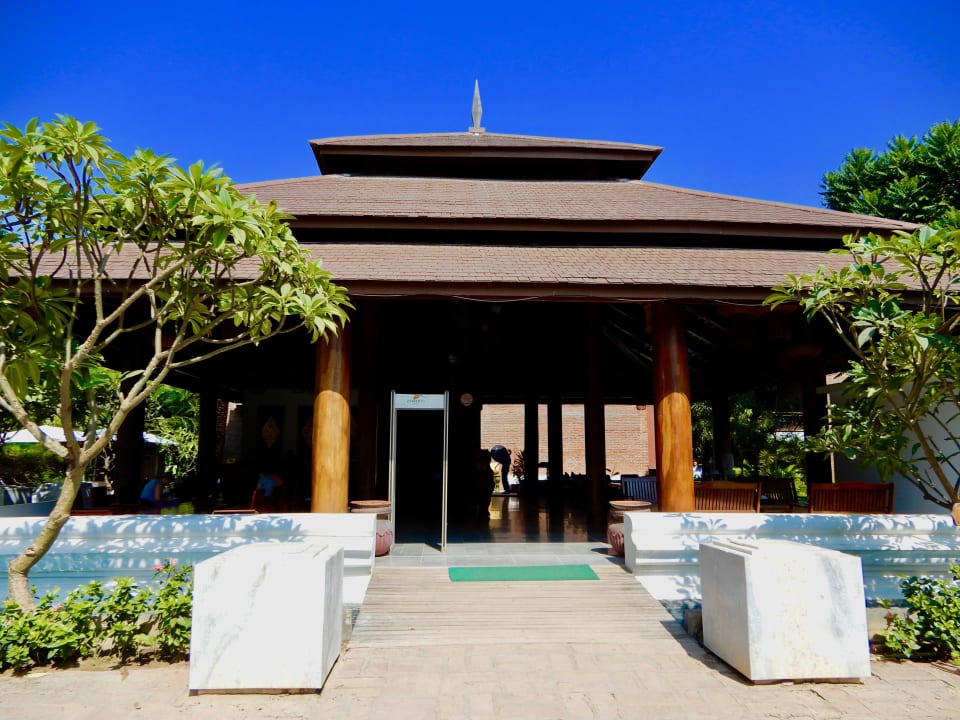 Außenansicht Hotel Zfreeti