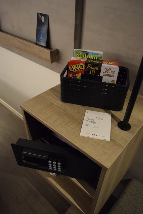 Zimmer Holiday Inn - the niu, Hide Berlin Friedrichshain