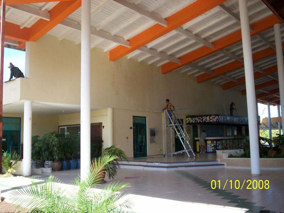 Aufbauarbeiten nach IKE Playa Costa Verde