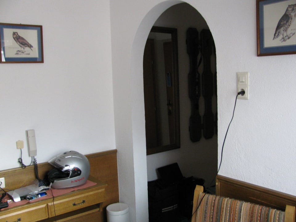 Eingang zum Bad Hotel Edelweiss