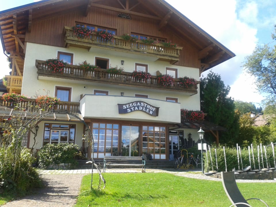Außenansicht Hotel Stadler am Attersee