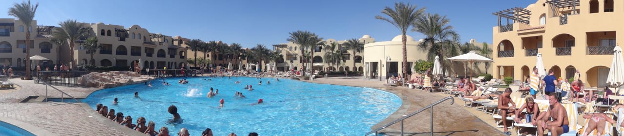 Басcейн с подогревом Stella Garden Resort & Spa, Makadi Bay
