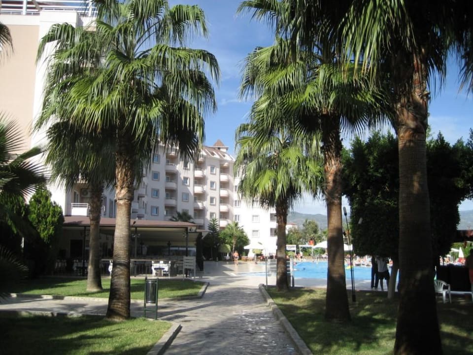 Gartenanlage/ Außenansicht Hotel Royal Garden Beach