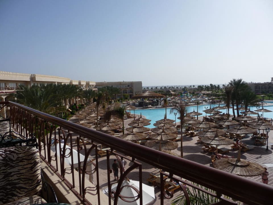 Active Pool und Poolbar Pickalbatros Royal Moderna Resort-Sharm El Sheikh
