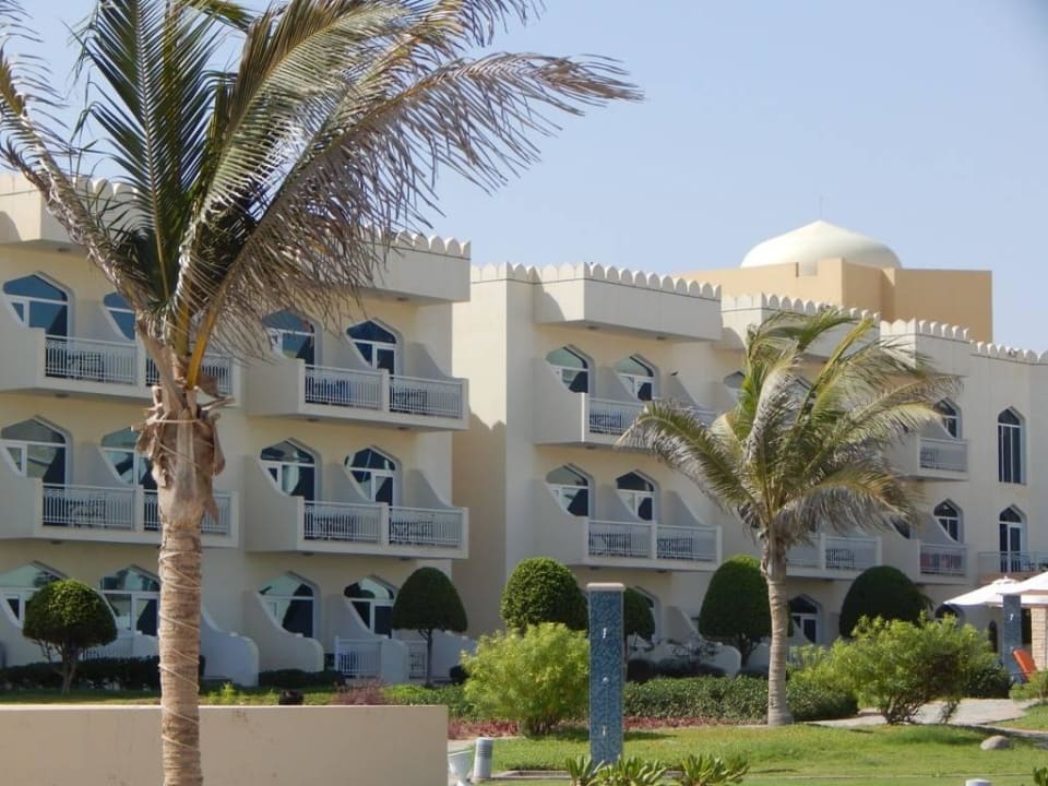 Vom Strand Richtung Hotel Wyndham Garden Salalah Mirbat