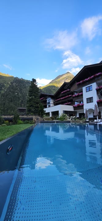 Pool Verwöhnhotel Wildspitze