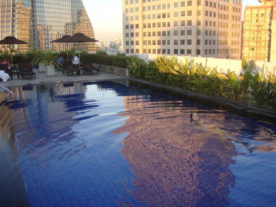 Pool NH Bangkok Asoke