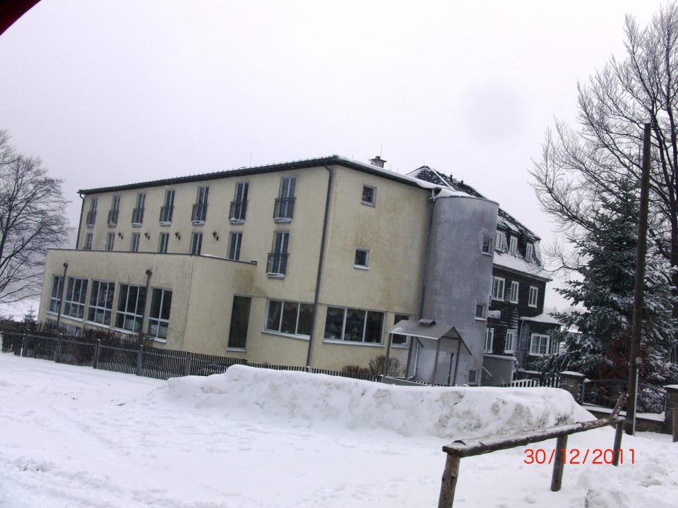 Der Neubau - unten Restaurant Hotel Haus Oberland