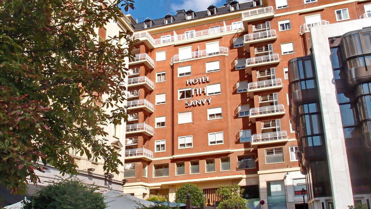 Aussenansicht vom Plaza Colòn gesehen NH Collection Madrid Colón