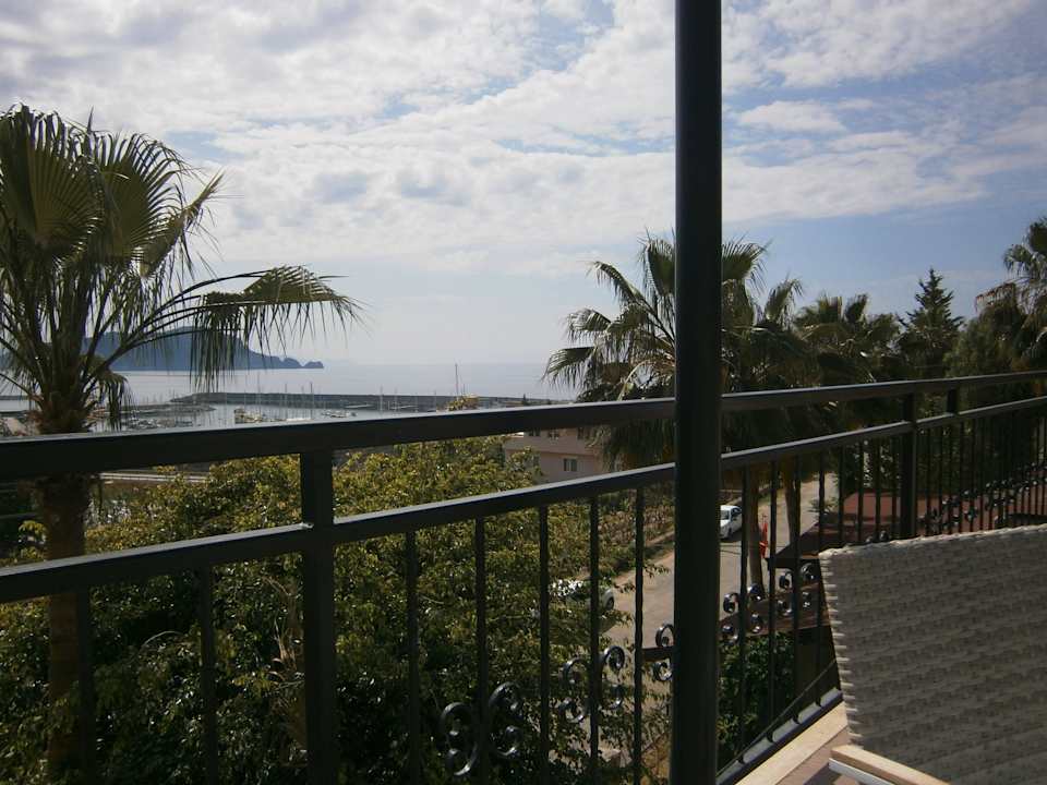 Ausblick von der Poolterrasse La Finca Marina