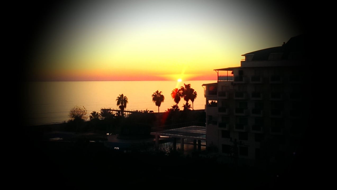 Sonnenuntergang Hotel Royal Garden Beach