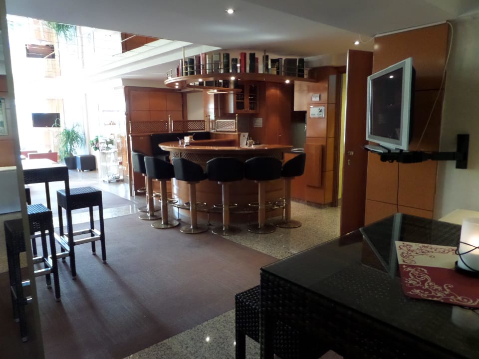 Bar in der Lobby DEKRA Congresshotel Wart
