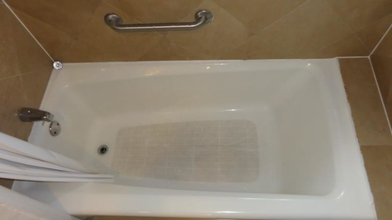 Hier mag man nicht duschen, erst recht nicht baden Sandals Royal Bahamian