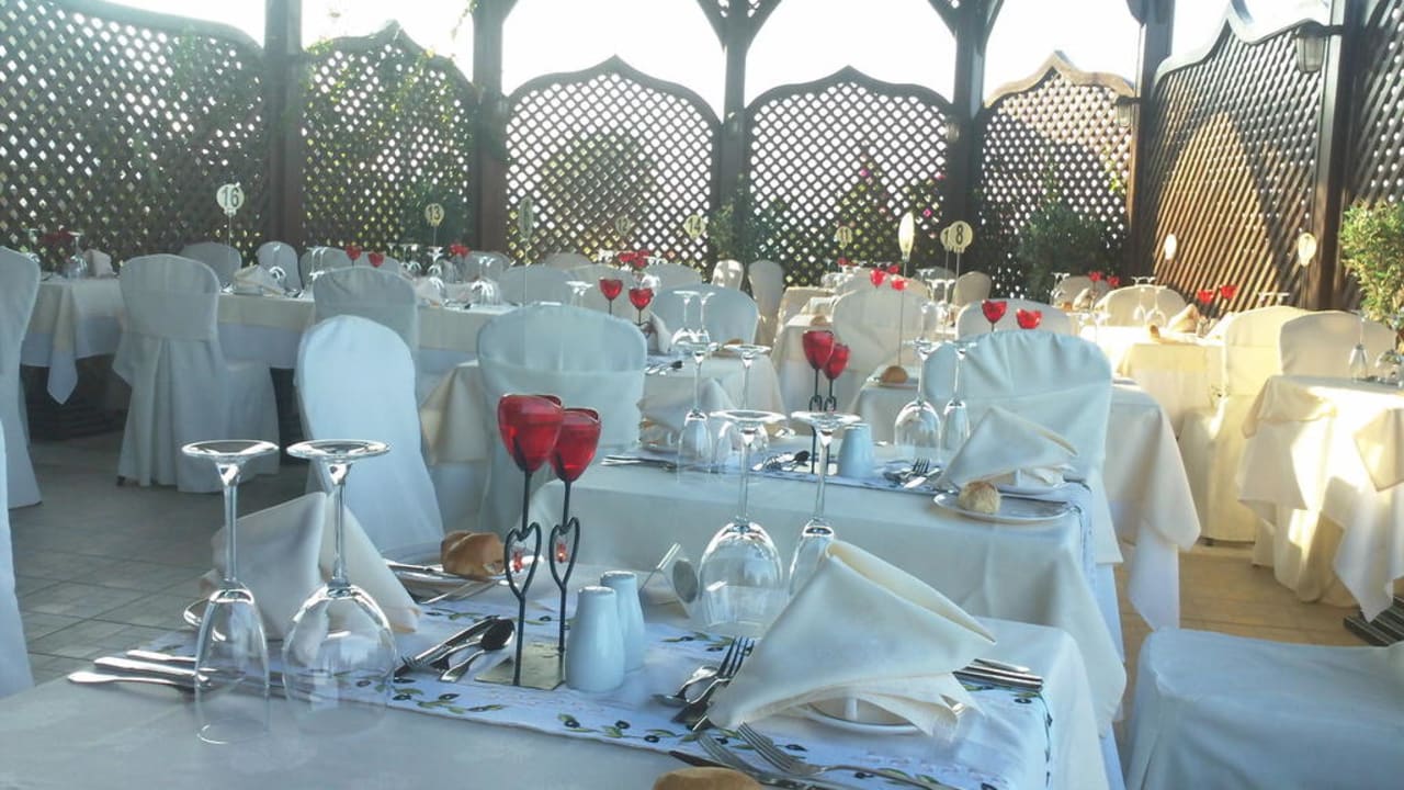 Candle - Light  -Dinner Hotel Kalithea Horizon Royal