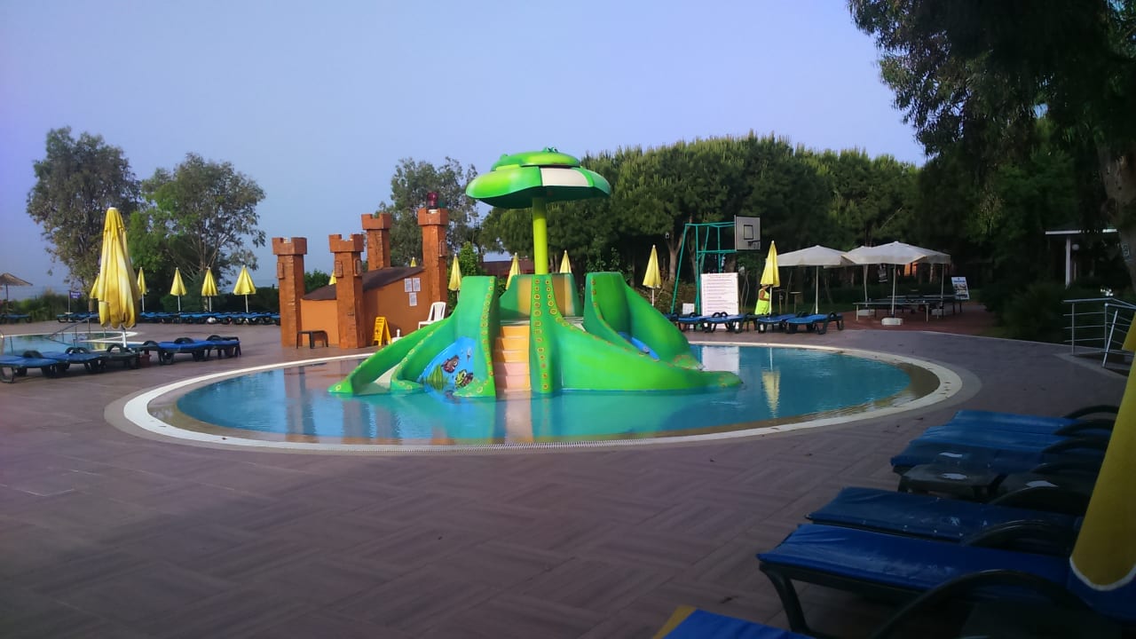 Pool Club Turtas Beach Hotel